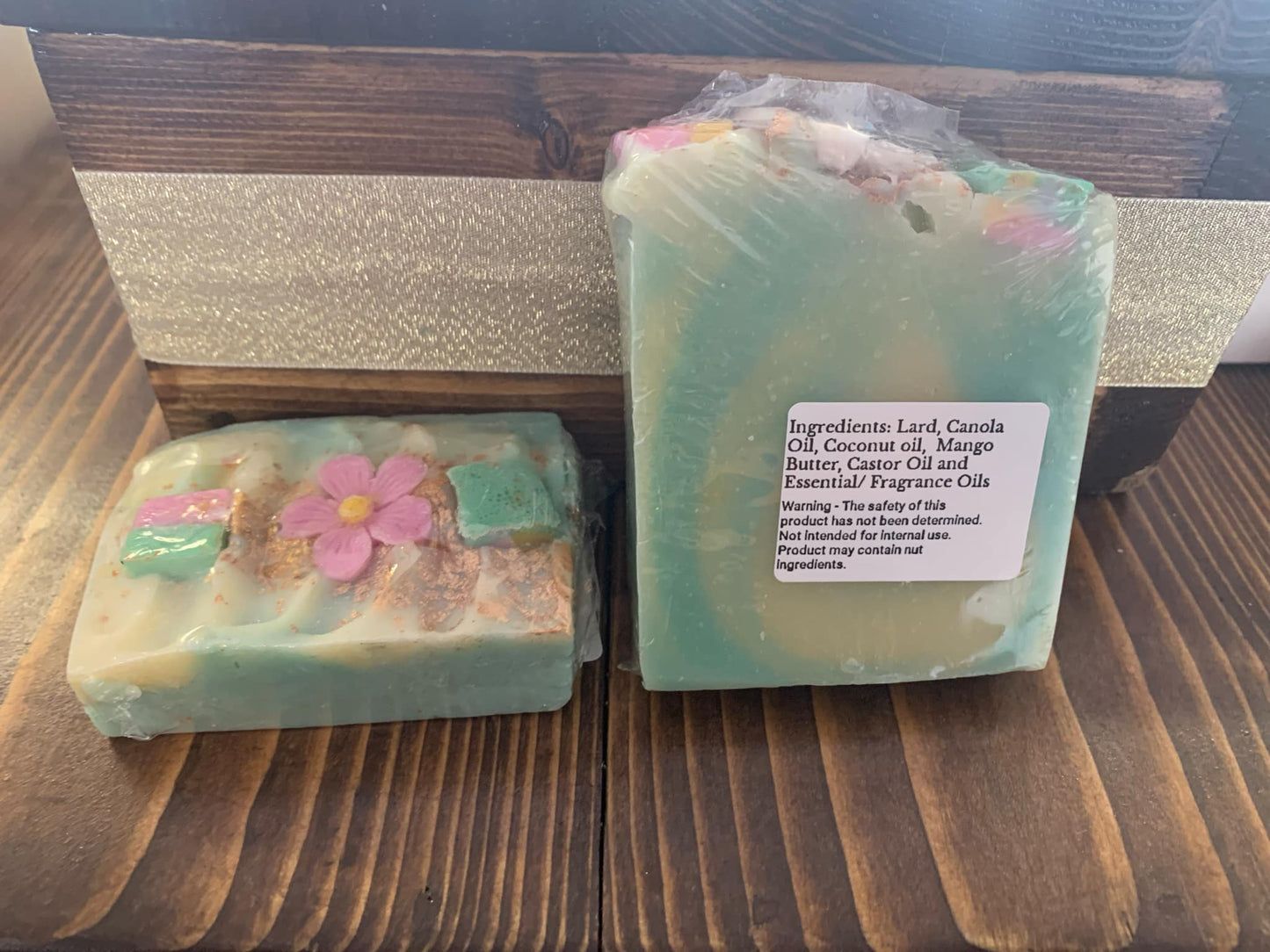 Champagne Wildflower: Delicate wildflowers kissed with sparkling champagne — a light, effervescent scent that feels like a celebration in every wash.