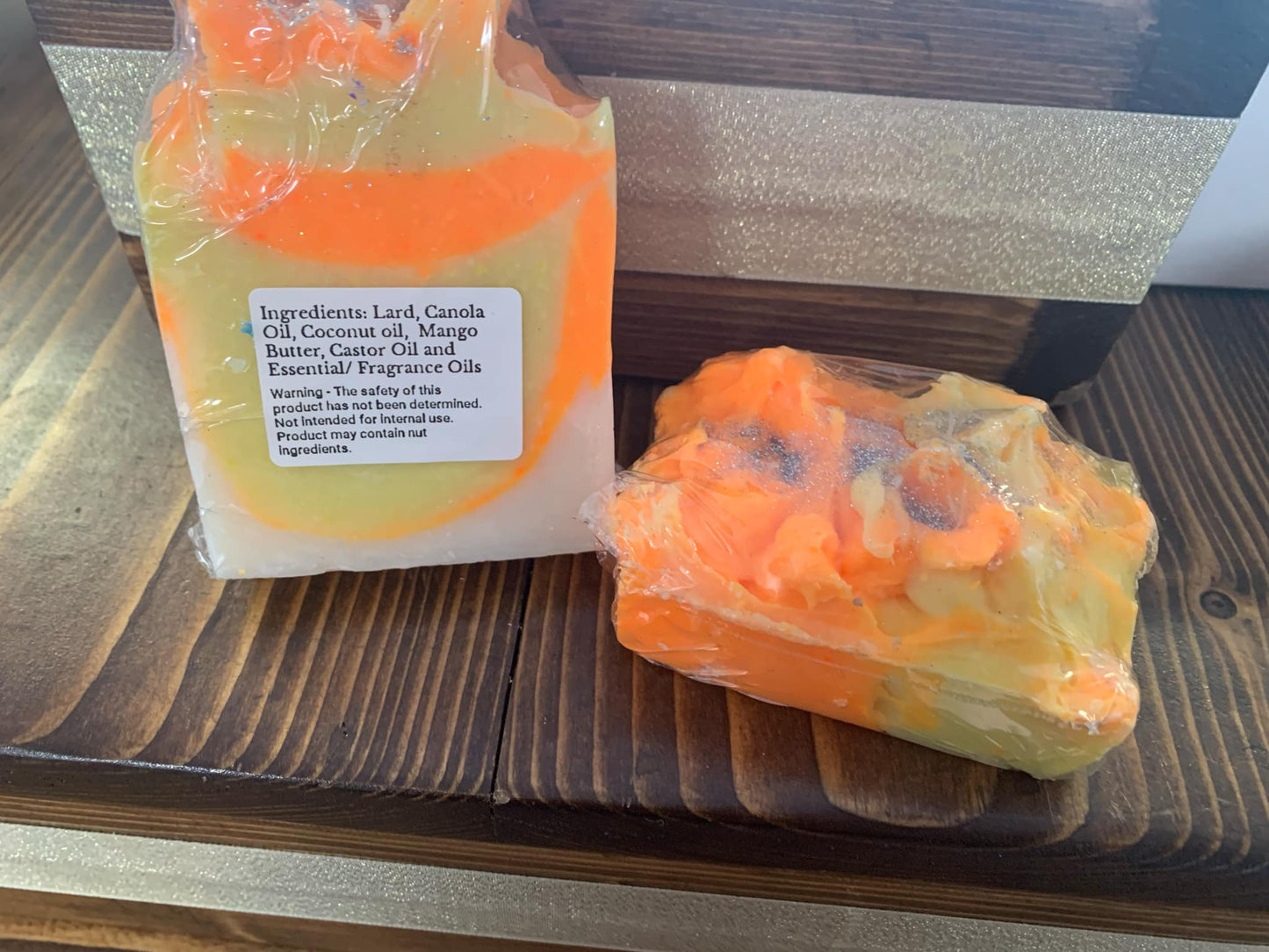 Mango Papaya: Tropical mango and luscious papaya come together in a juicy, sun-kissed blend that brightens your day and nourishes your skin.