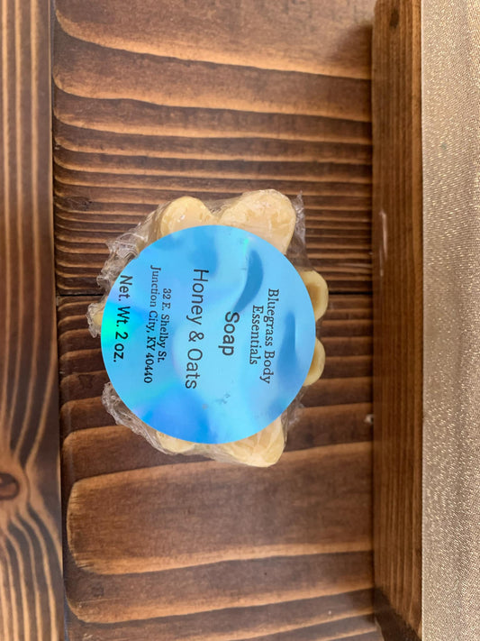 Honey & Oats: Naturally calming and deeply moisturizing — skin food at its finest.