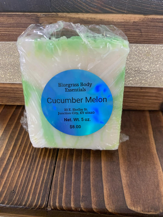 Cucumber Melon: Cool cucumber and sweet melon combine for a crisp, clean scent that’s as refreshing as a summer breeze.