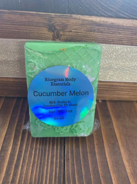 Cucumber Melon: Cool cucumber and sweet melon combine for a crisp, clean scent that’s as refreshing as a summer breeze.