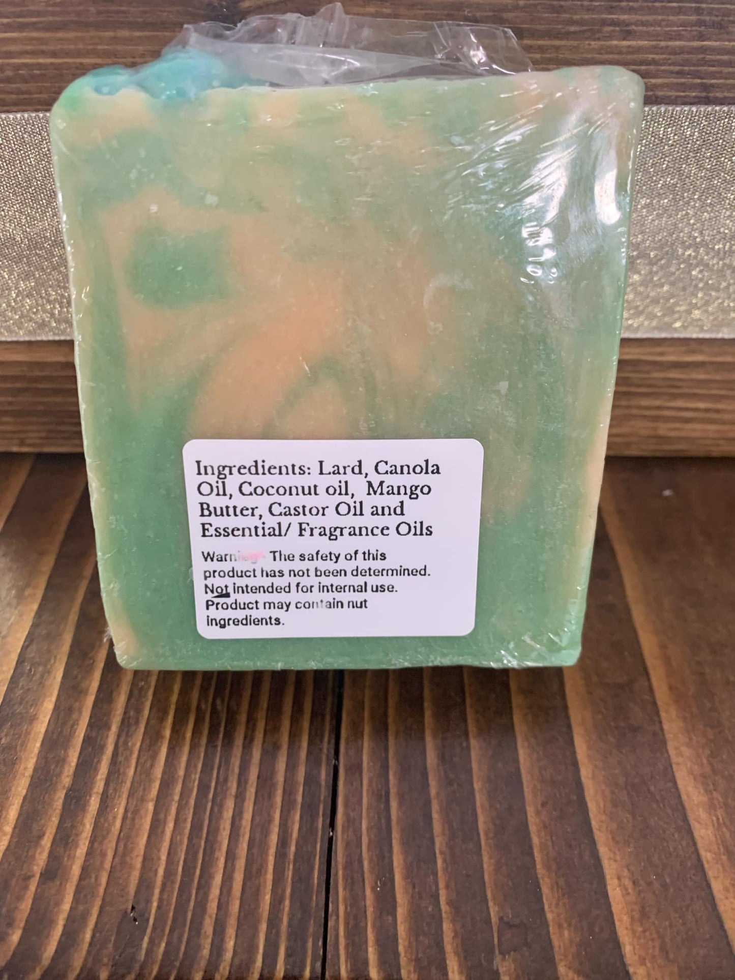 Rosemary & Spearmint: A revitalizing fusion of aromatic rosemary and cool spearmint, crafted to awaken your senses and leave your skin feeling fresh, energized, and beautifully balanced.